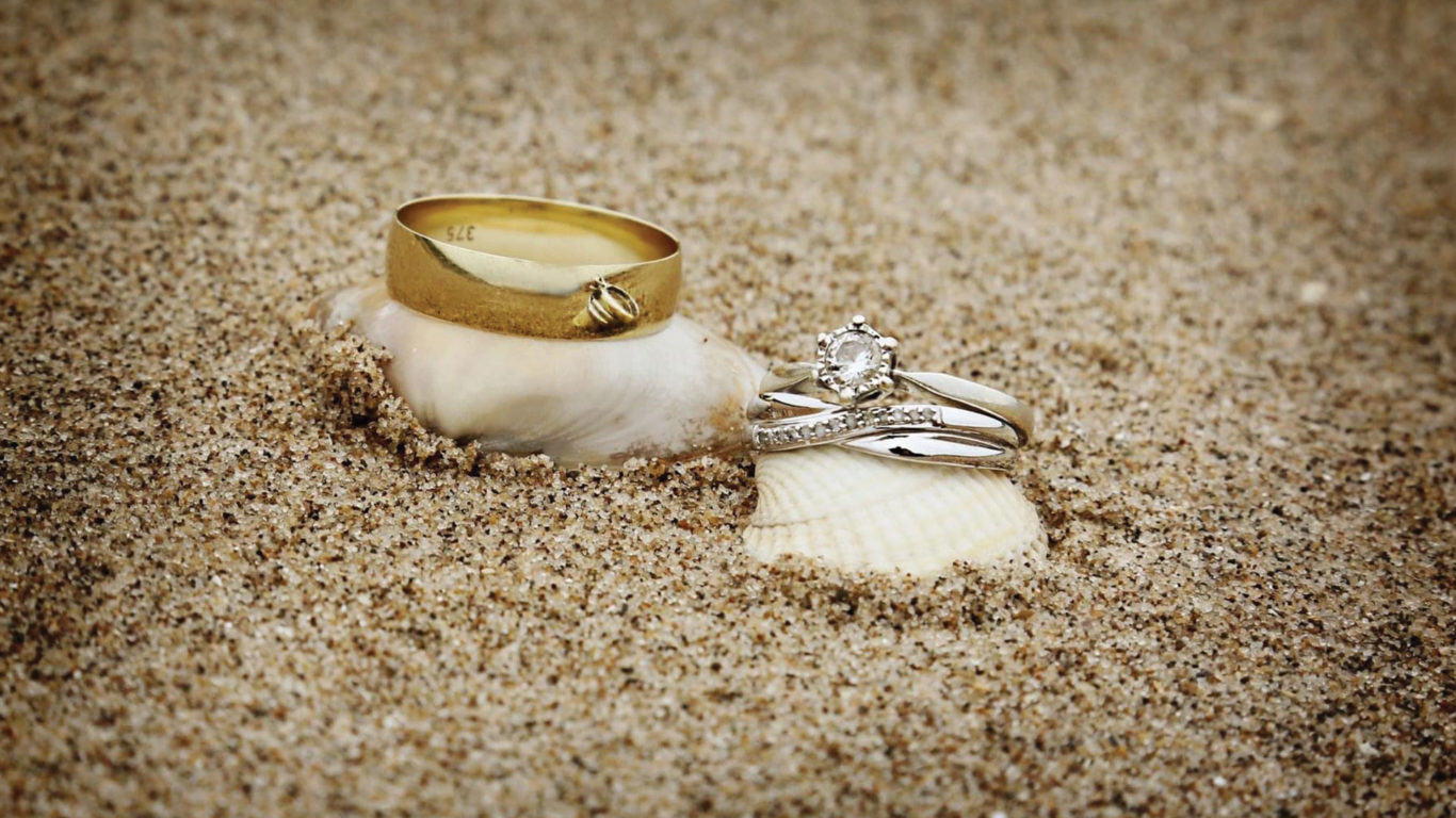 Rings In The Sand