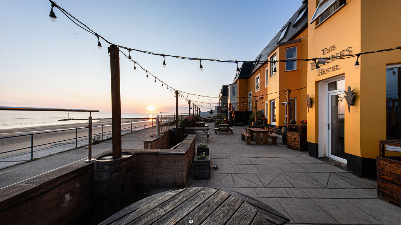 Terrace-Sunrise-Beaches-Hotel