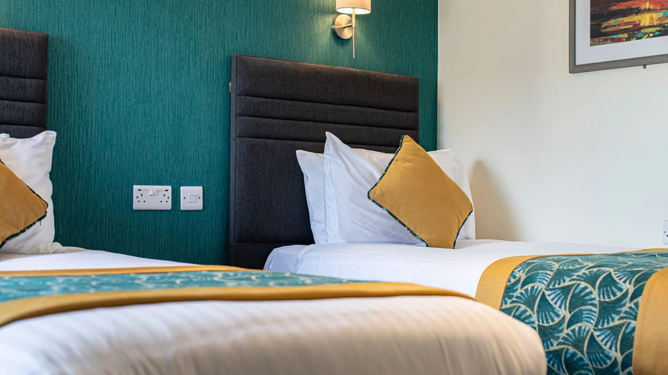 Twin-Beds-Beaches-Hotel