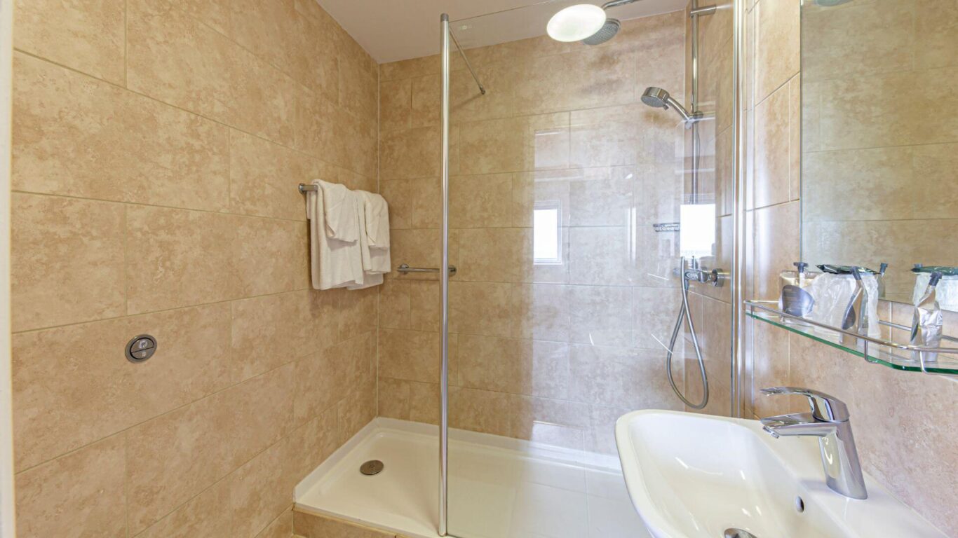 6. Bathroom 315 Beaches TRIP