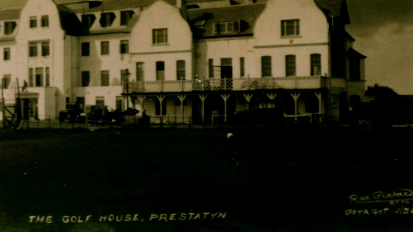 The-Beaches-Hotel-as-a-Golf-Club-House