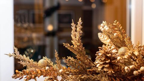 gold christmas decor