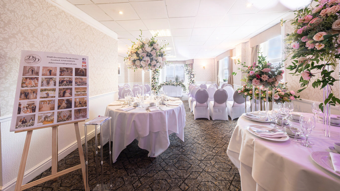 5-D-and-D-ocassions-asile-and-table-set-up