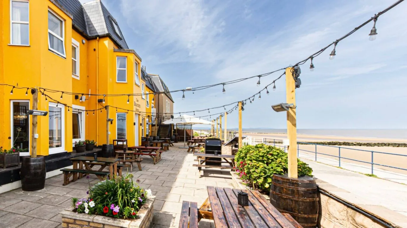 Exterior The Beaches Hotel Prestatyn